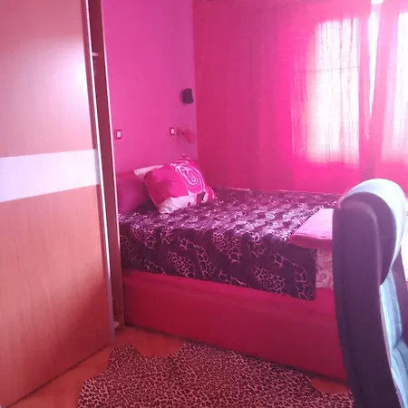 Pinky Life Apartment *