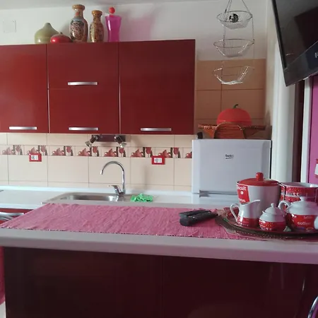 Pinky Life Спліт