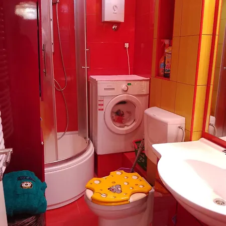 Pinky Life Спліт