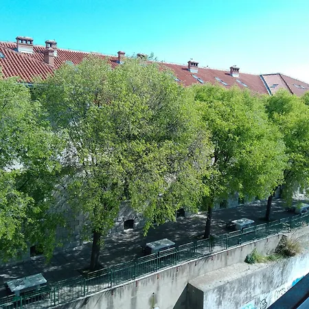 Апартаменти Pinky Life *